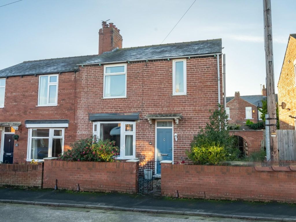 3 bed semidetached house for sale in Carrington Avenue, Holgate, York