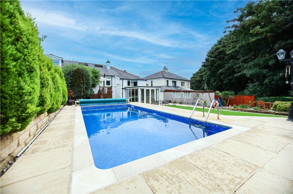 2 bed bungalow for sale in Welwyn Drive, Baildon, West Yorkshire BD17