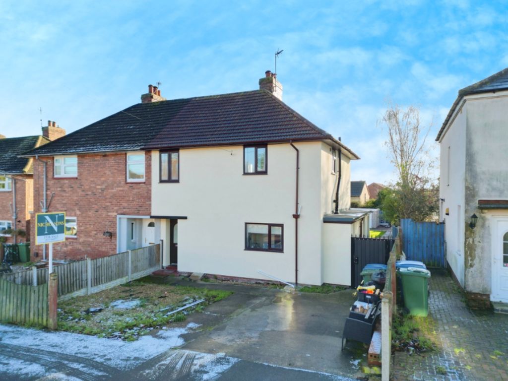 3 bed semidetached house for sale in Hirst Road, Retford