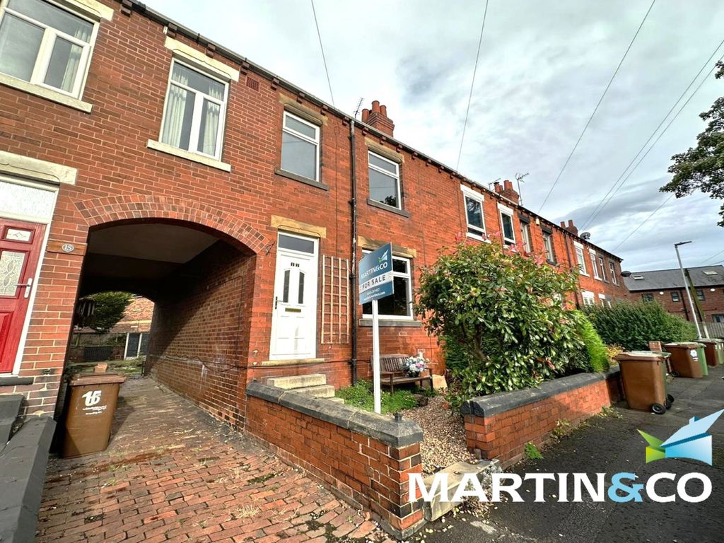 4 bed end terrace house for sale in Hawthorne Terrace, Wakefield WF2, £