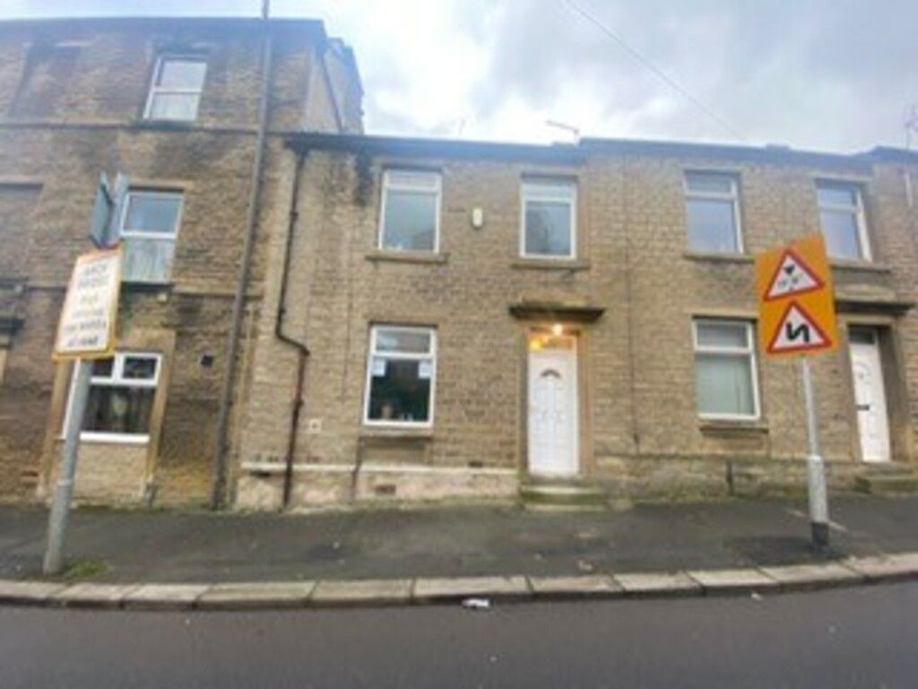 3 bed terraced house to rent in Swan Lane, Lockwood, Huddersfield HD1