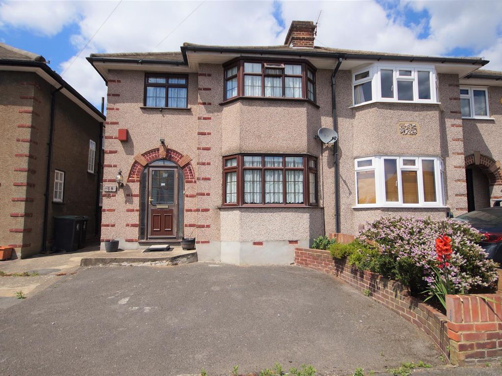 3 bed semidetached house for sale in Oakwood Hill, Loughton IG10 Zoopla
