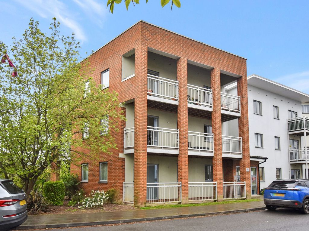 2 bed flat for sale in Adams Drive, Willesborough TN24, £170,000 Zoopla