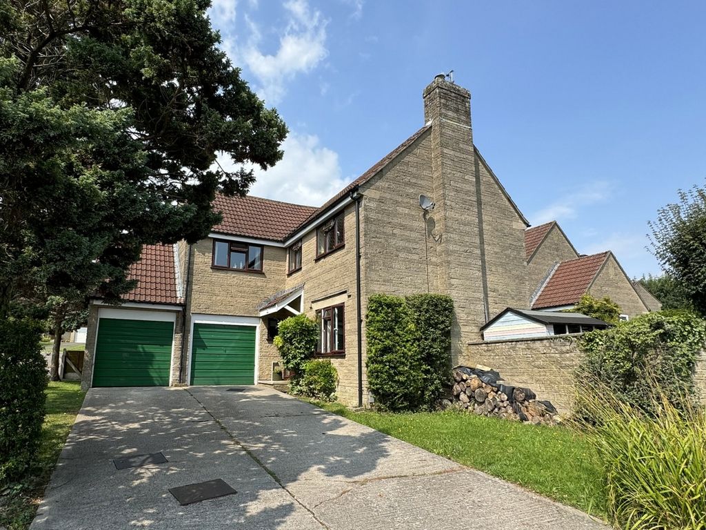 5 bed detached house for sale in Wincanton, Somerset BA9, £450,000 Zoopla