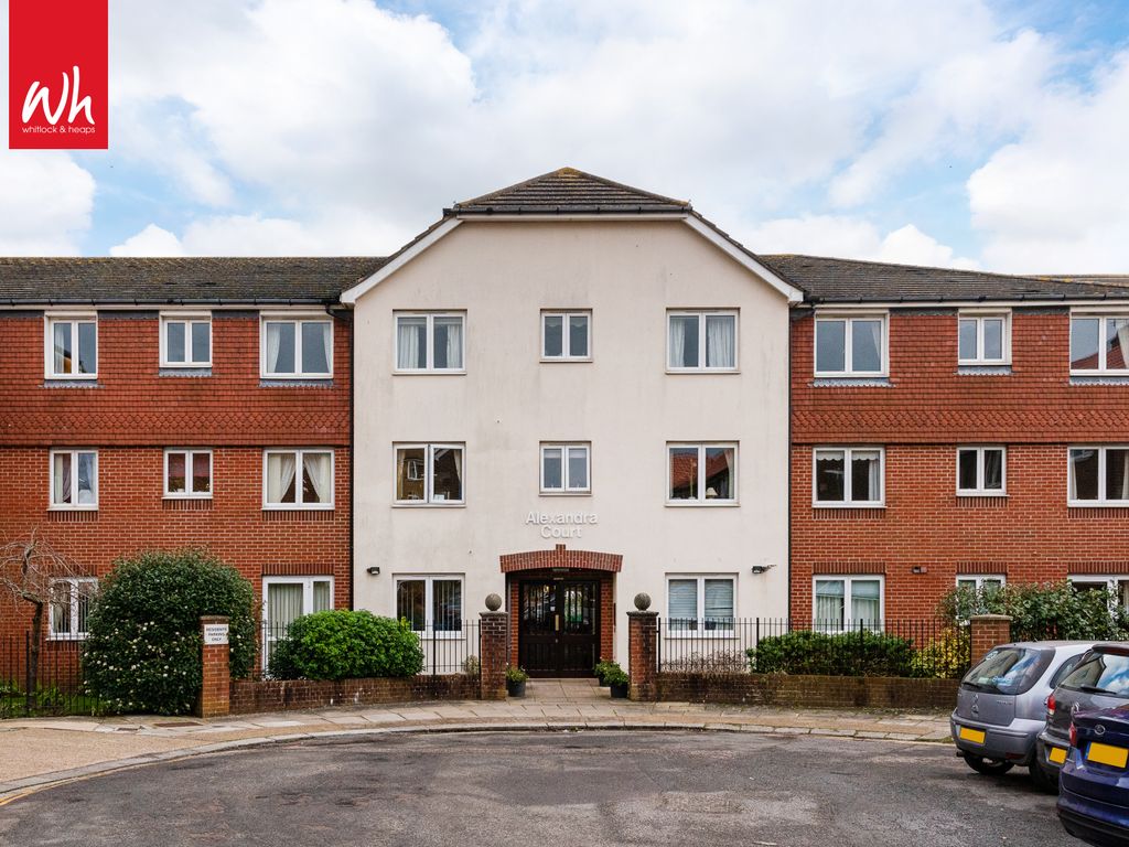 2 bed flat for sale in St. Peters Close, Hove BN3 Zoopla