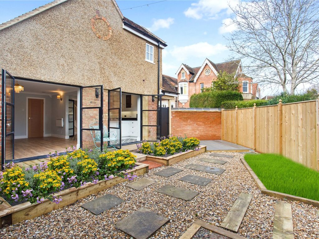 2 bed detached house for sale in Henley Road, Marlow, Buckinghamshire