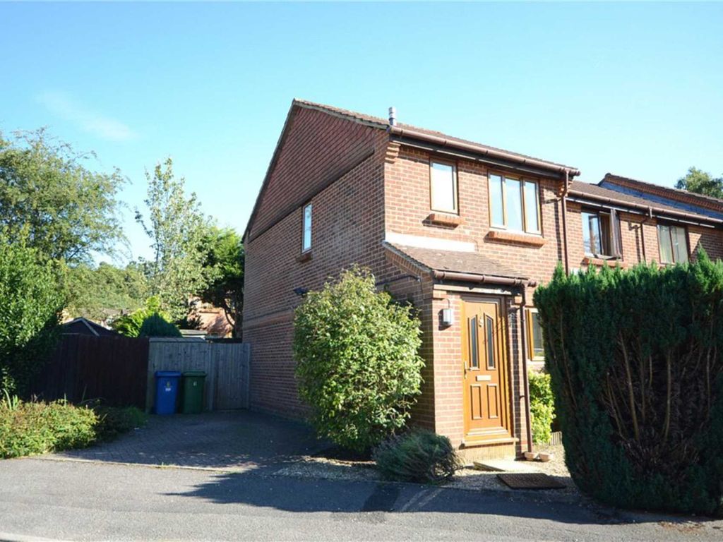 2 bed end terrace house for sale in Upavon Gardens, Forest Park RG12