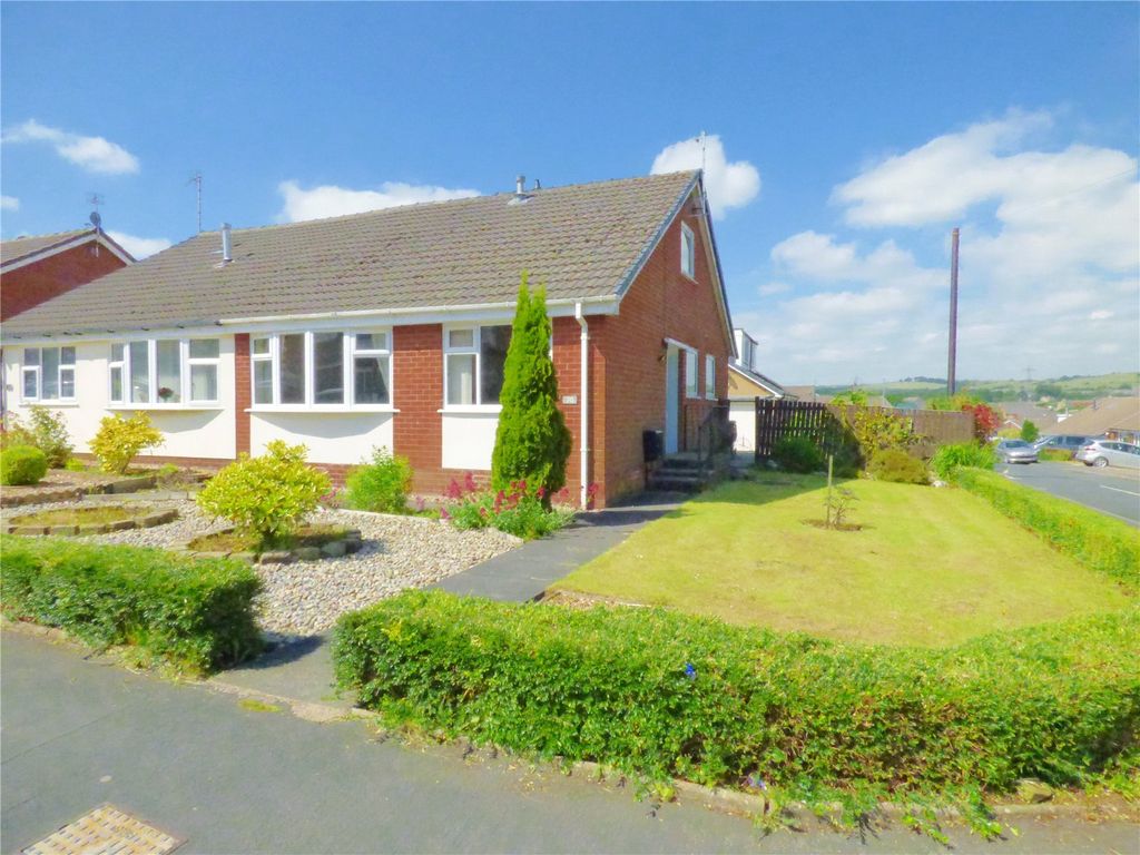 3 bed semidetached house to rent in Lynwood Avenue, Clayton Le Moors