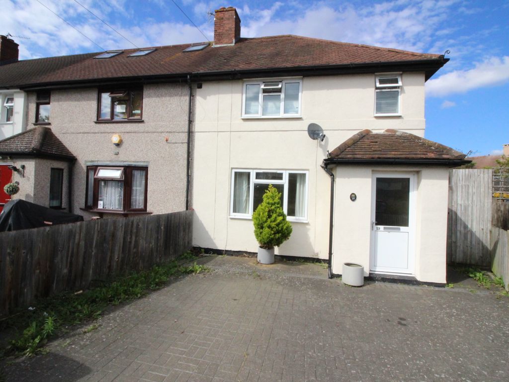 3 bed end terrace house for sale in Browning Avenue, Worcester Park KT4