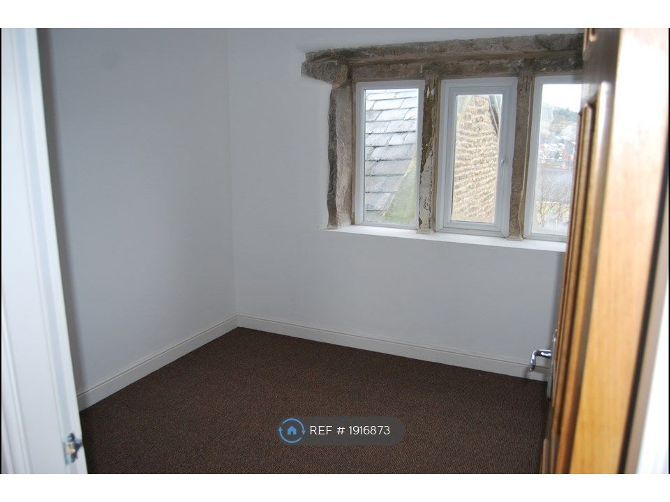 2 bed flat to rent in Stamford Street, Mossley, AshtonUnderLyne OL5