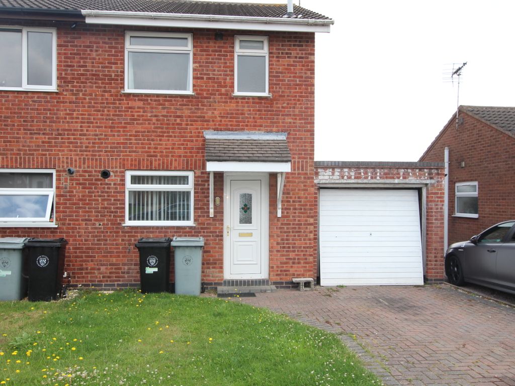 2 bed semidetached house to rent in Sandringham Drive, Grantham NG31