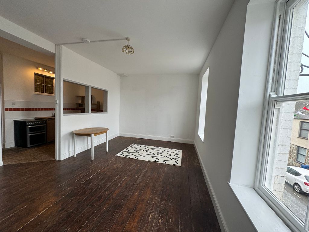 1 bed flat to rent in Bangor Street, Y Felinheli LL56, £750 pcm Zoopla