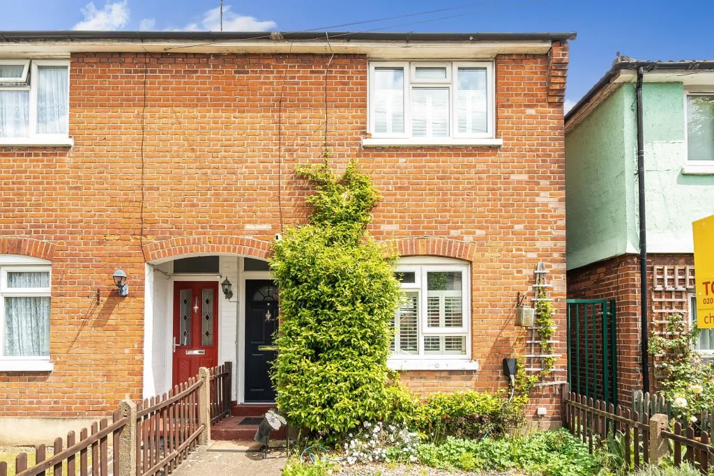 2 bed end terrace house to rent in Queens Road, Finchley N3, £2,750 pcm