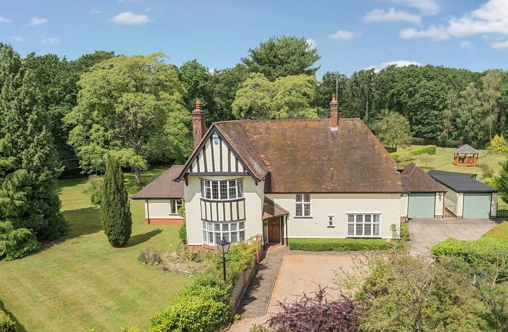 5 bed detached house for sale in Bucklesham Road, Ipswich, Suffolk IP3