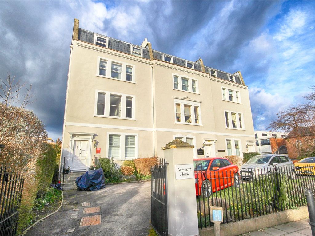 2 bed flat for sale in Knapp Road, Cheltenham, Gloucestershire GL50