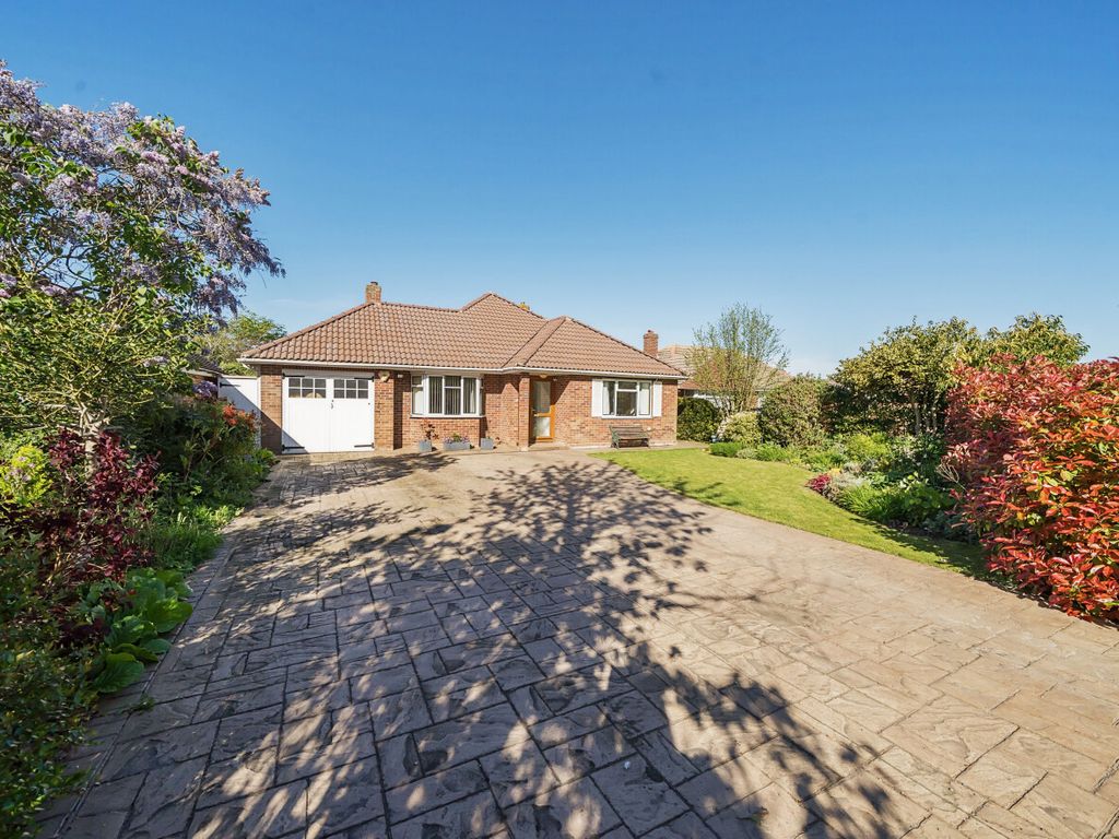 3 bed bungalow for sale in Fairlands Road, Fairlands, Guildford, Surrey