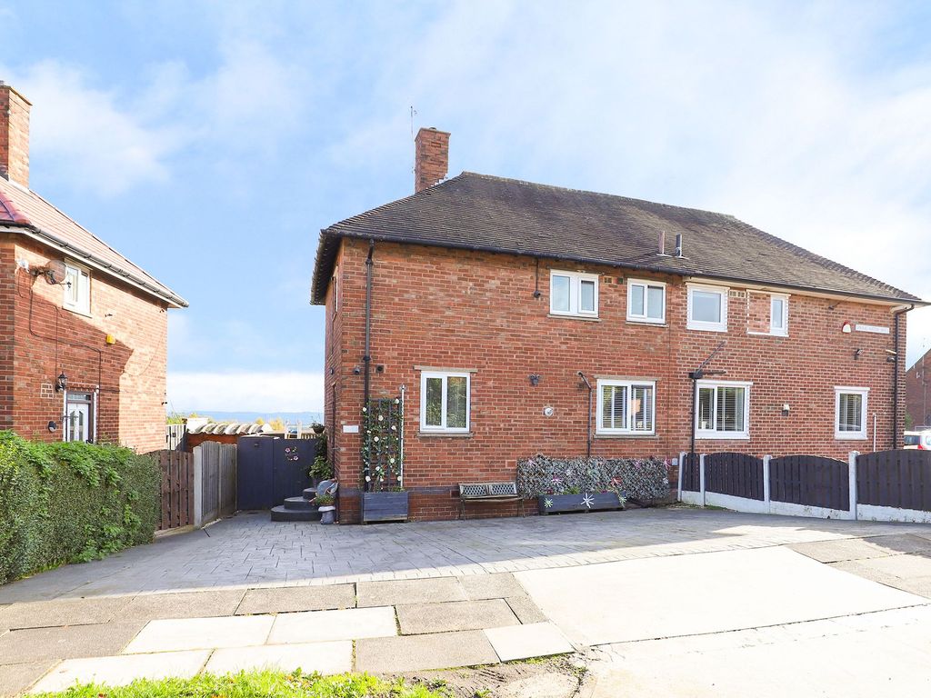 3 bed semidetached house for sale in Spring Water Avenue, Sheffield