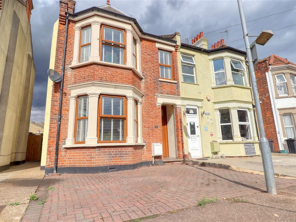 3 bed semidetached house for sale in Page Road, ClactonOnSea CO15