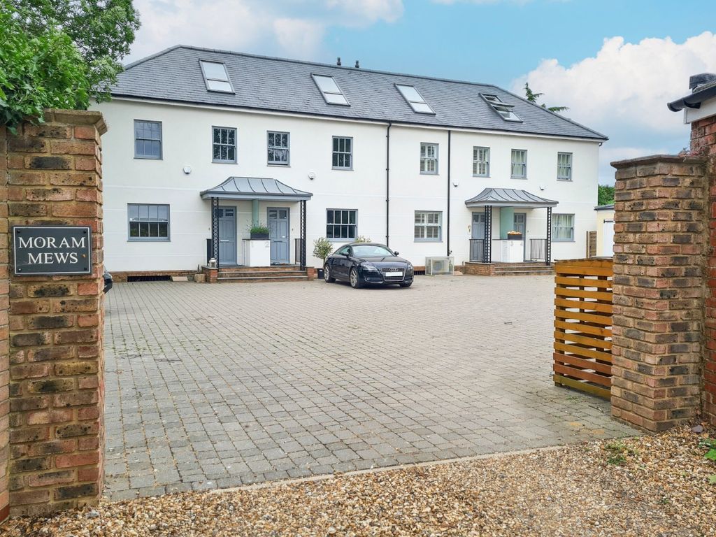 4 bed terraced house for sale in Datchet Road, Old Windsor, Windsor