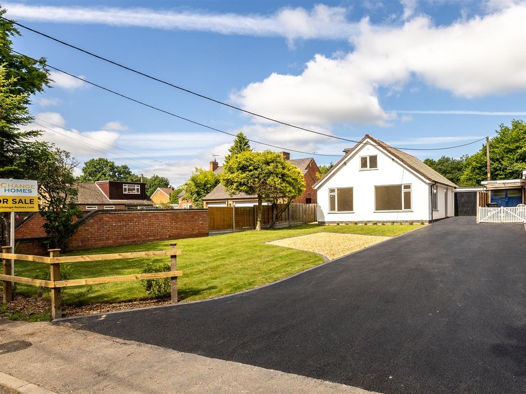 3 bed detached bungalow for sale in Greenacres, Haseley Knob, Warwick