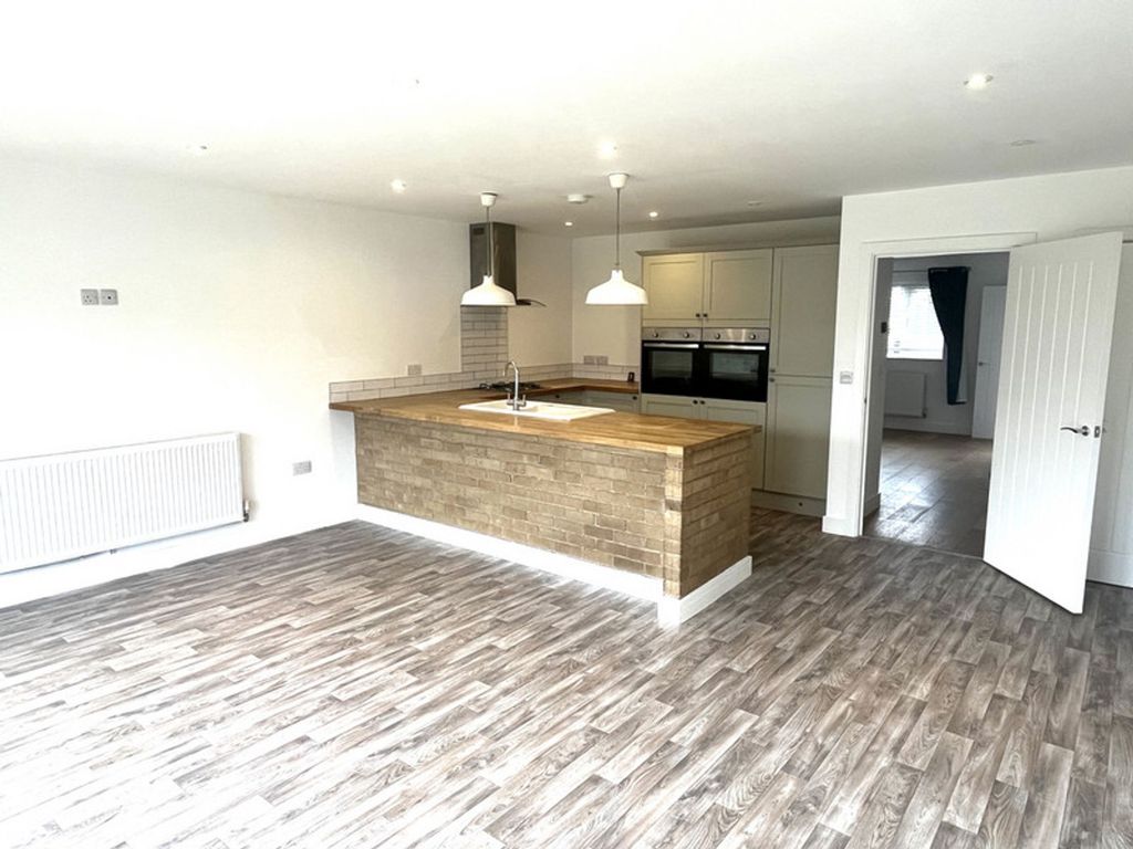 4 bed town house for sale in Humberstone Lane, Thurmaston LE4, £300,000