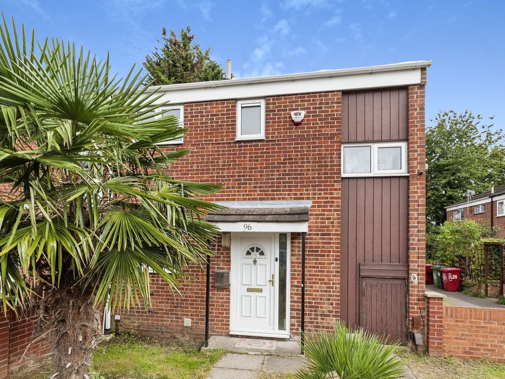 3 bed detached house for sale in Greenside, Slough SL2, £415,000 Zoopla