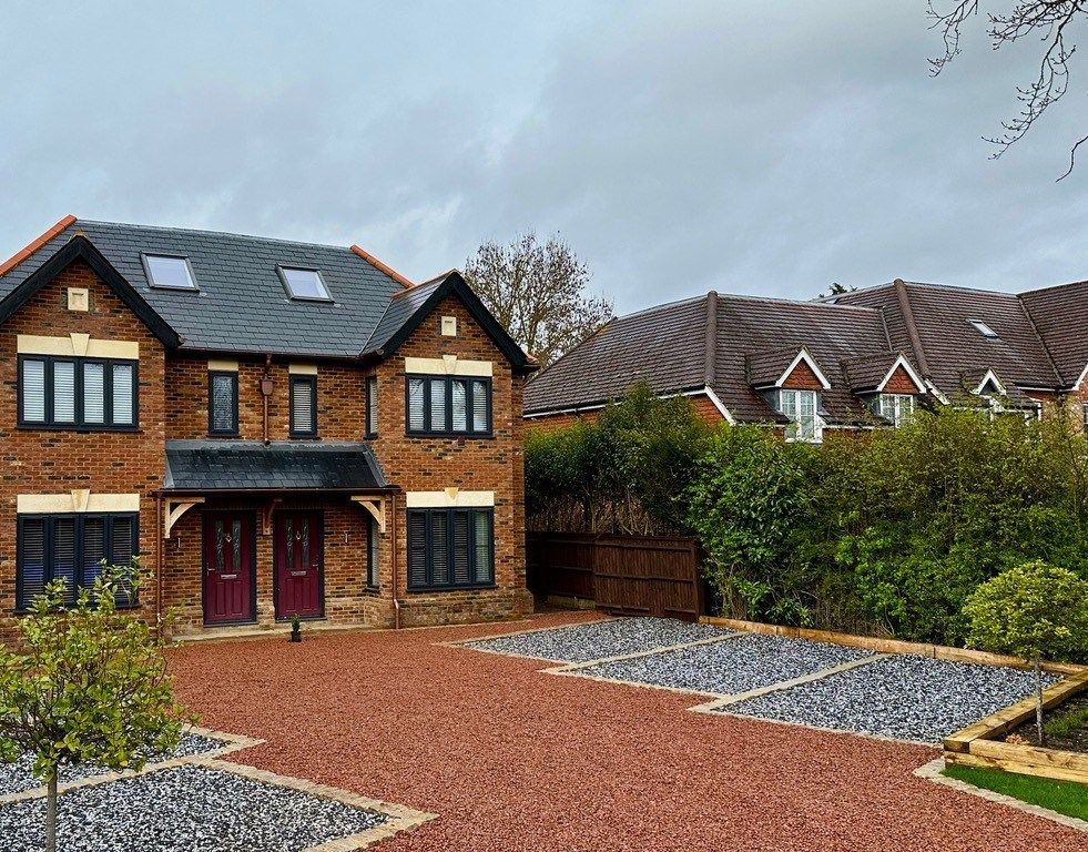 5 bed semidetached house to rent in Forest Road, Binfield, Bracknell