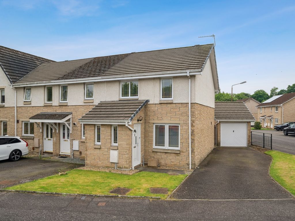 3 bed end terrace house for sale in Chamfron Gardens, Stirling
