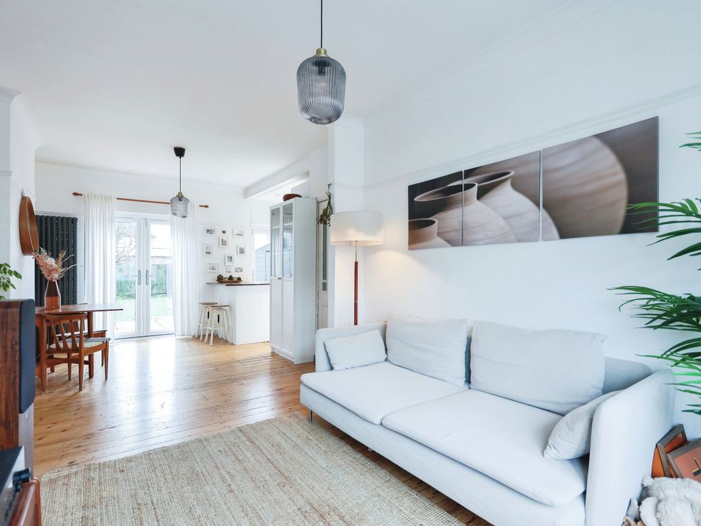 3 bed end terrace house for sale in Richmond Close, Leicester LE2, £250,000 Zoopla