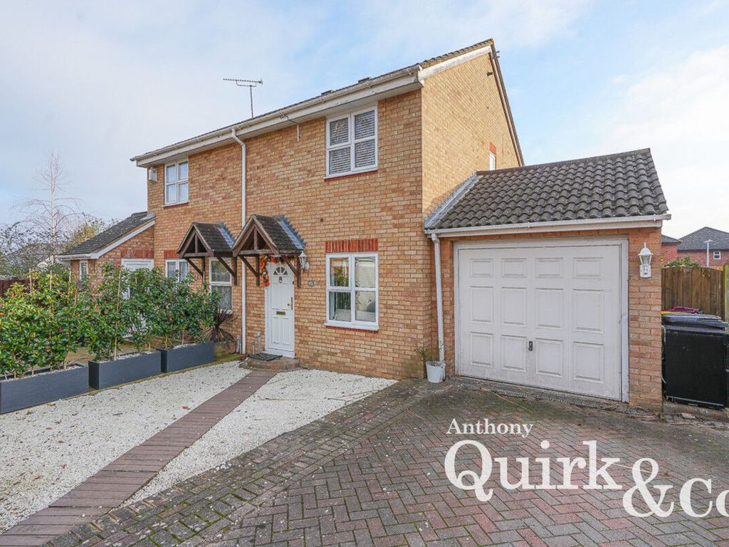 2 bed semidetached house for sale in Barnwell Drive, Hockley SS5, £