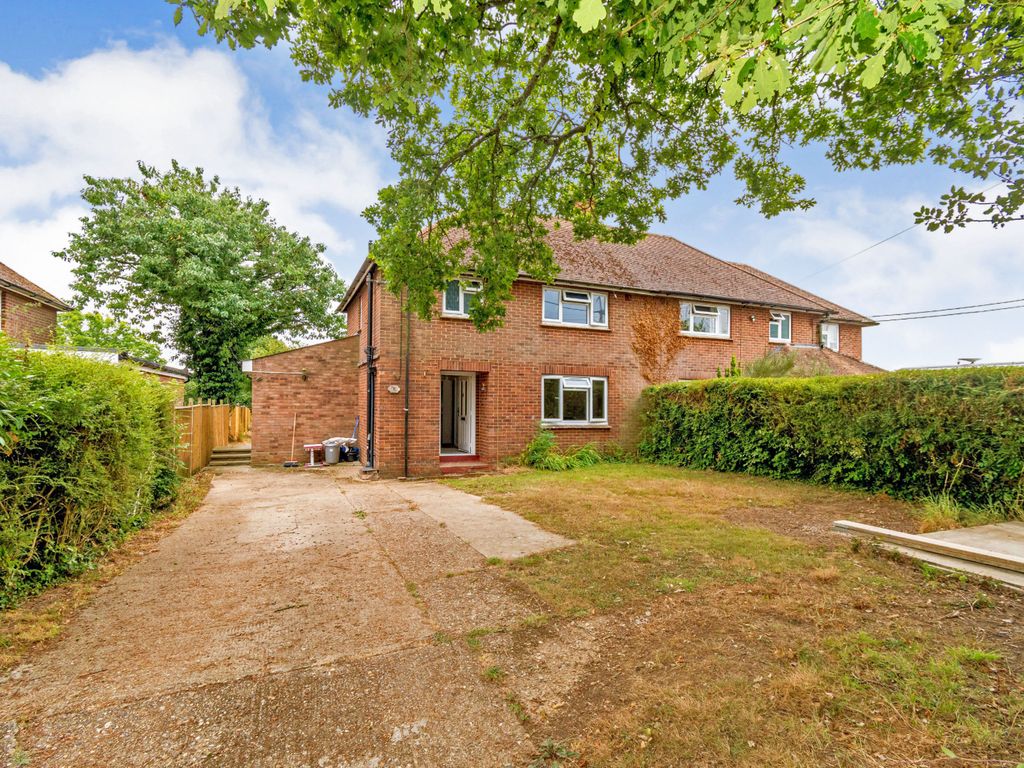 3 bed semidetached house for sale in Hill Farm Road, Alresford SO24
