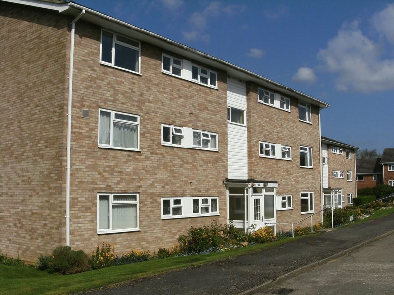 2 bed flat to rent in Dry Bank Court, Tonbridge TN10, £1,200 pcm Zoopla