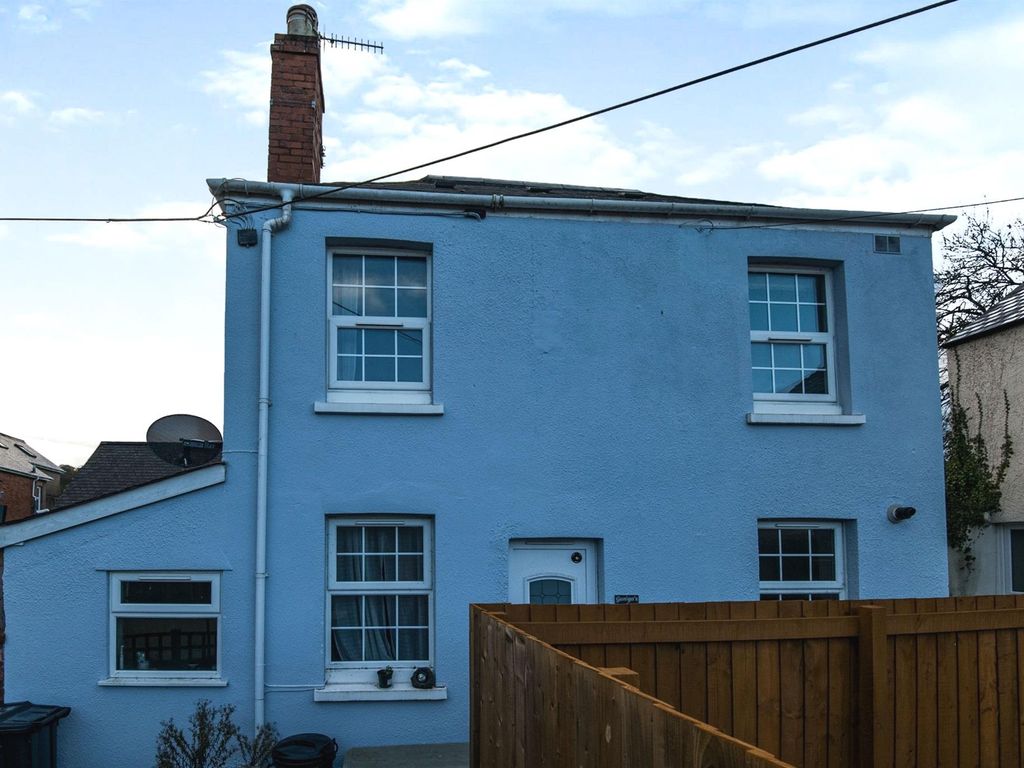 Chapples Square, Barrington Street, Tiverton EX16  