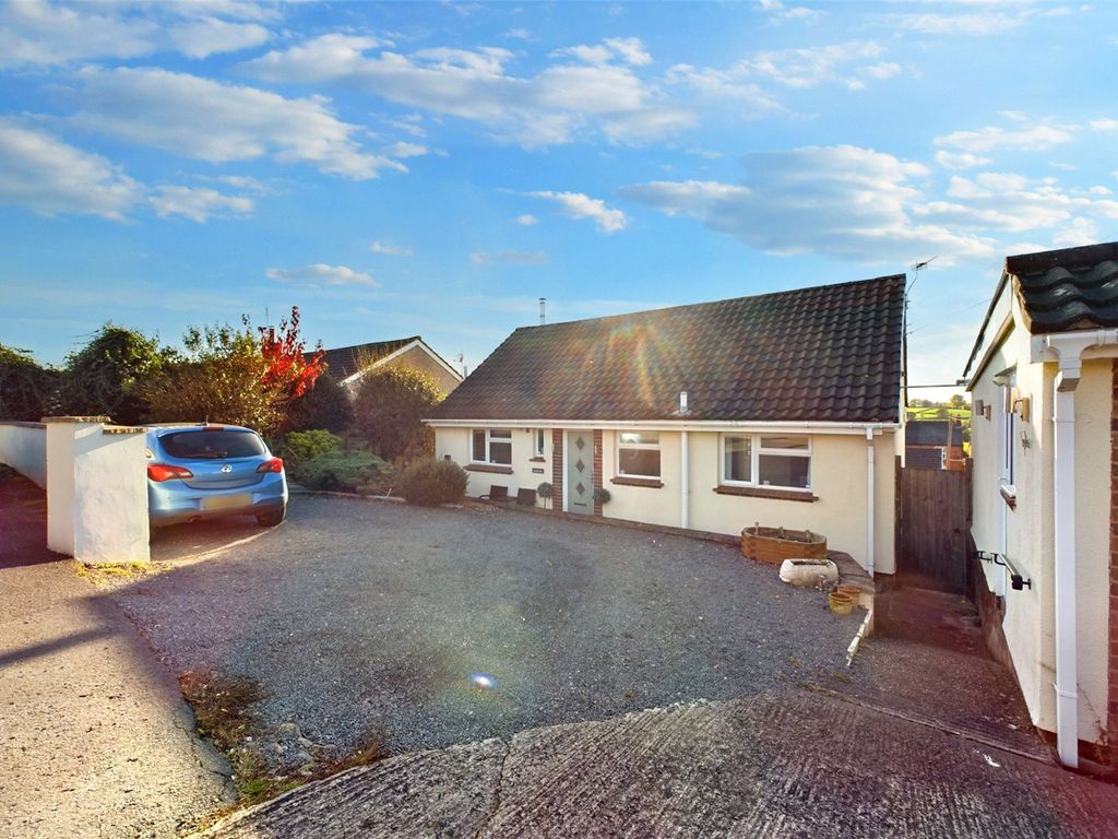4 bed bungalow for sale in Fifth Avenue, Greytree, RossOnWye