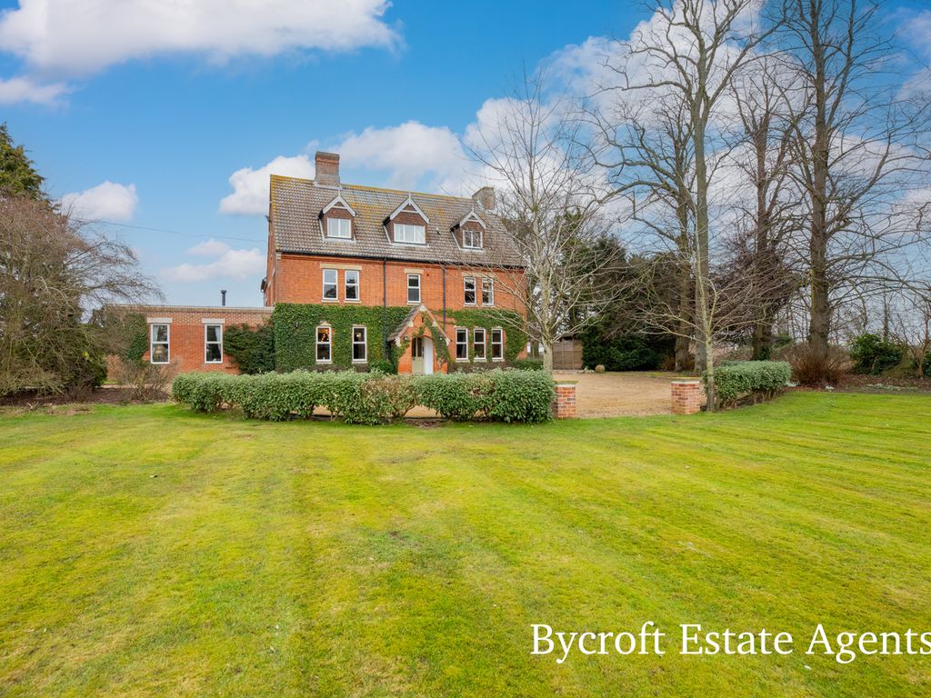8 bed detached house for sale in Acle Road, Upton, Norwich NR13, £