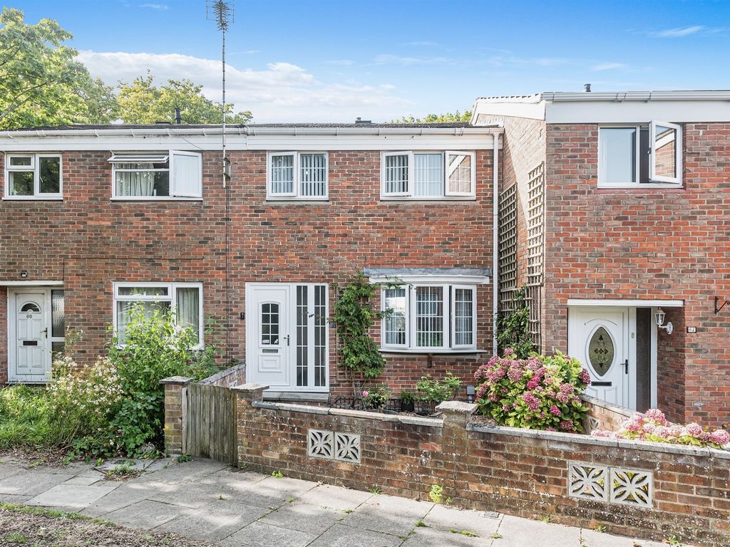 3 bed terraced house for sale in Chaucer Close, Popley, Basingstoke