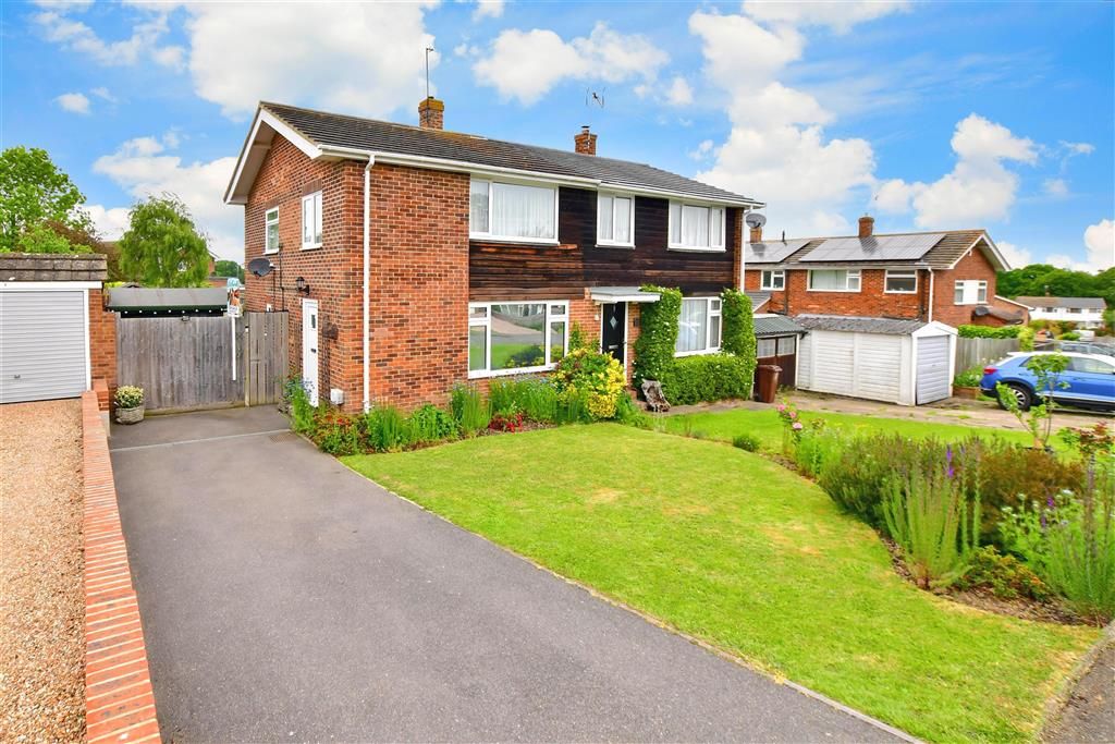 3 bed semidetached house for sale in Jaggard Way, Staplehurst