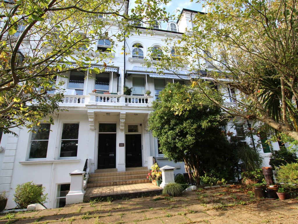 2 bed flat to rent in Markwick Terrace, St. LeonardsOnSea TN38, £