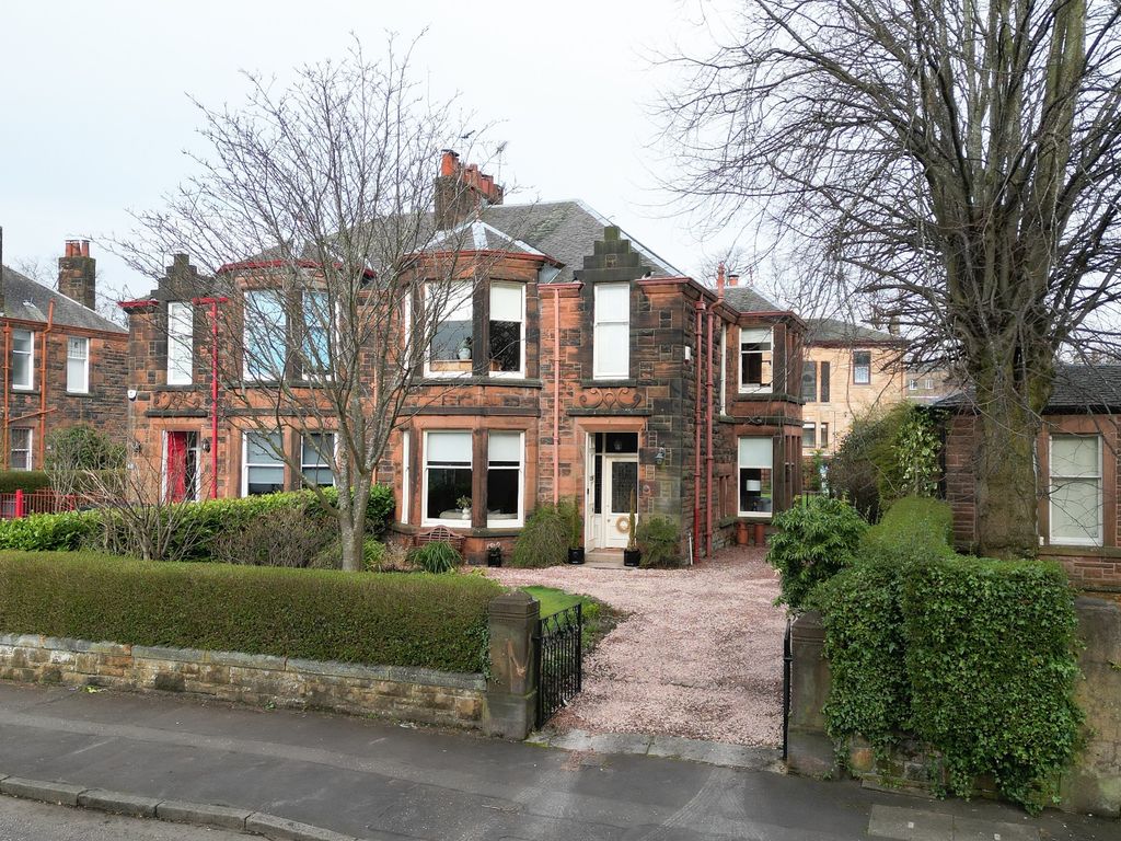 3 bed semidetached house to rent in Fleurs Avenue, Dumbreck, Glasgow
