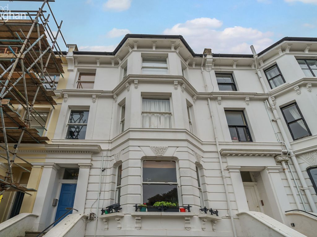 2 bed flat to rent in Norton Road, Hove, East Sussex BN3, £1,600 pcm