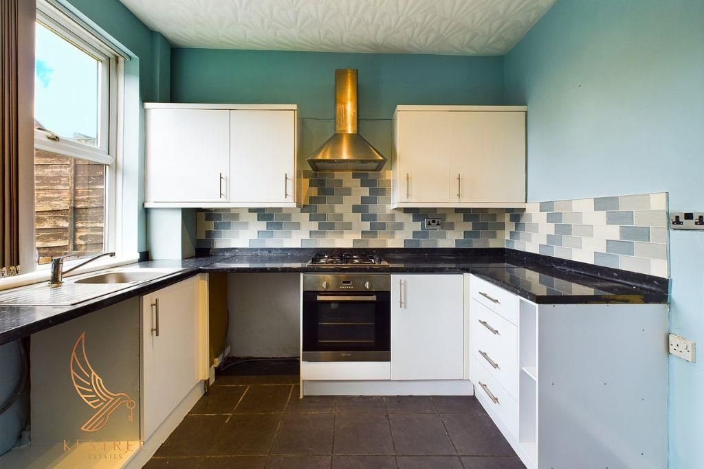 2 bed property to rent in Carlton Street, Featherstone, Pontefract WF7, £725 pcm Zoopla