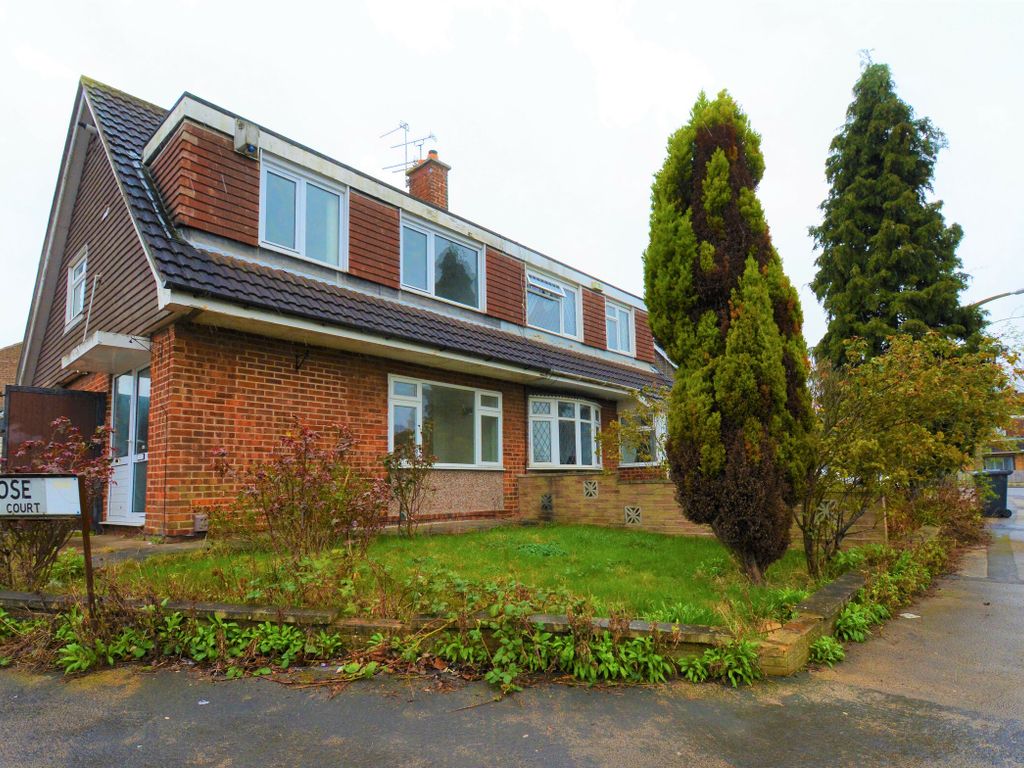 3 bed semidetached house to rent in Darlton Drive, Arnold, Nottingham