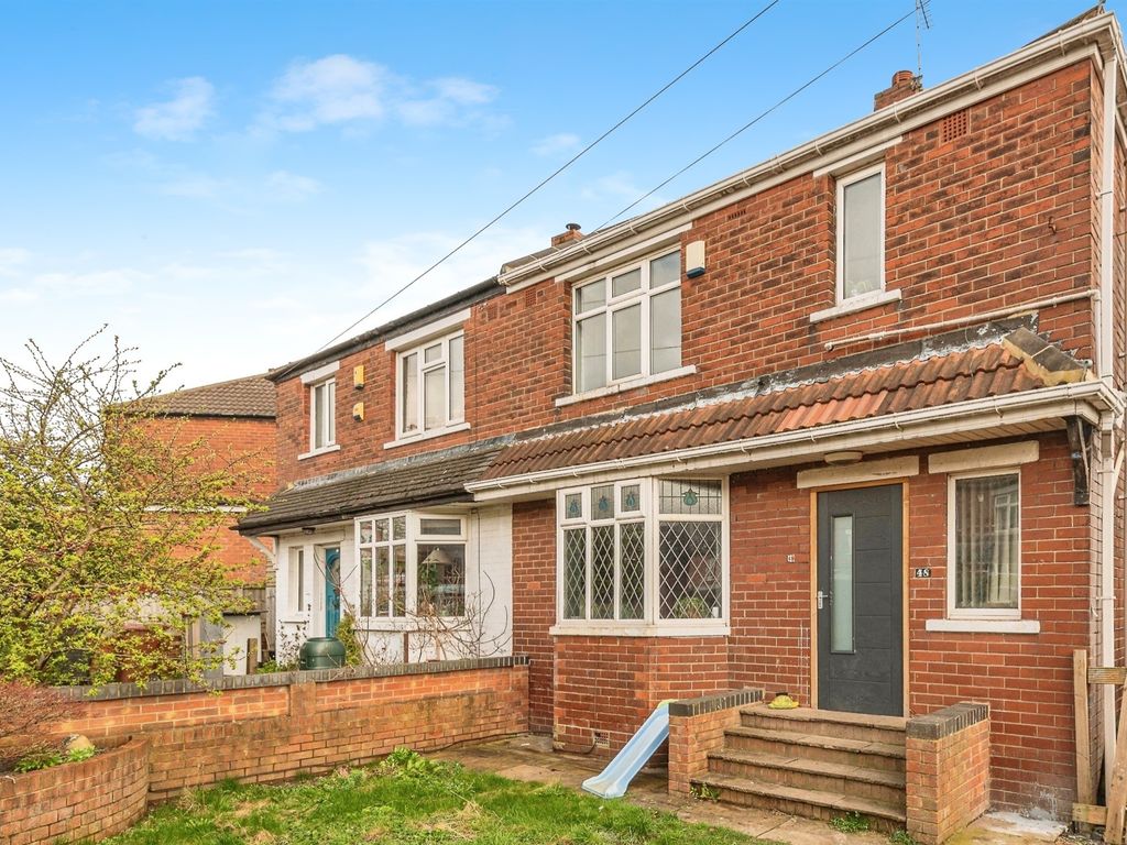 3 bed semidetached house for sale in Lawrence Avenue, Gipton, Leeds