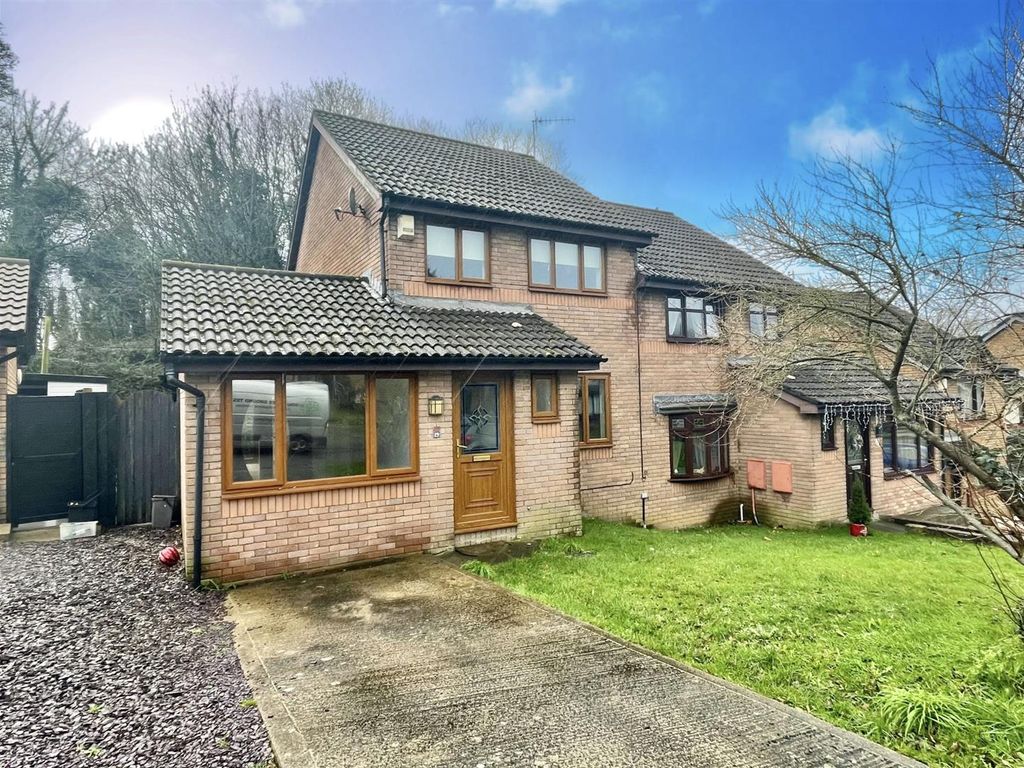3 bed semidetached house for sale in Ffordd Ddu, Pyle, Bridgend CF33