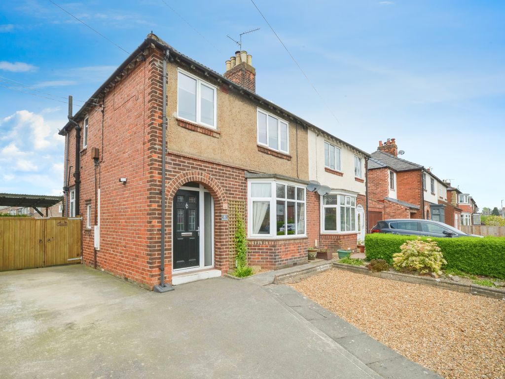 3 bed semidetached house for sale in Brompton Road, Northallerton, North Yorkshire DL6, £