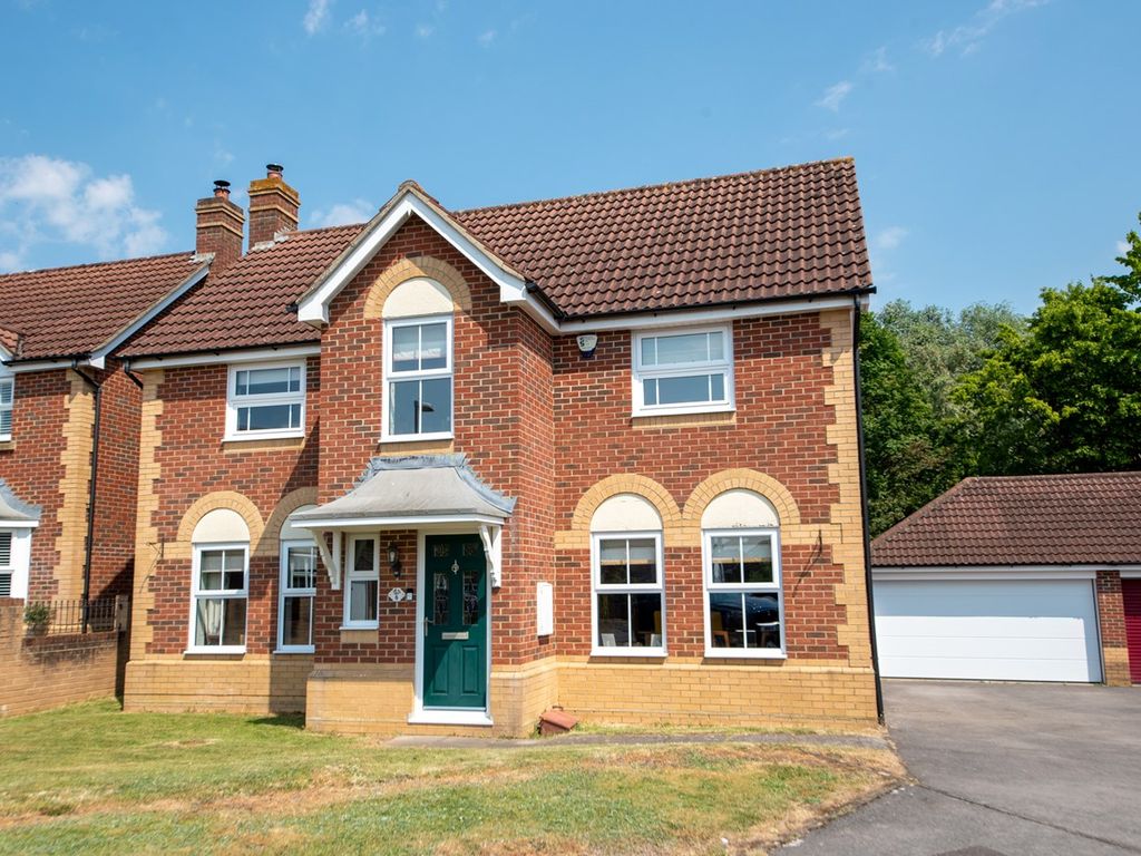 4 bed detached house for sale in Ash Gate, Thatcham RG18 Zoopla