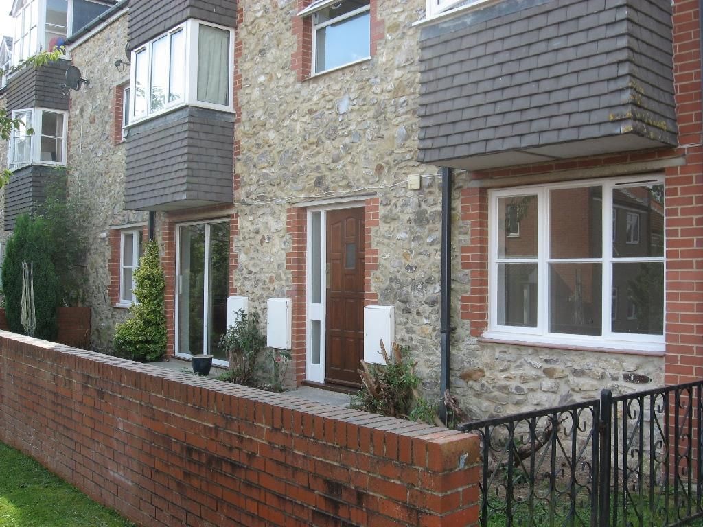 1 bed flat to rent in The Rope Walk, Crimchard, Chard TA20, £625 pcm