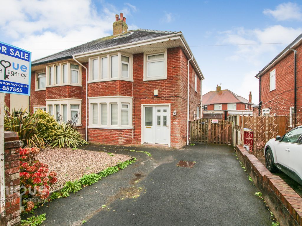 4 bed semidetached house for sale in Maplewood Drive, ThorntonCleveleys, Lancashire FY5 Zoopla