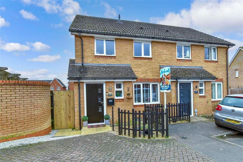 3 bed semidetached house for sale in Furfield Chase, Boughton
