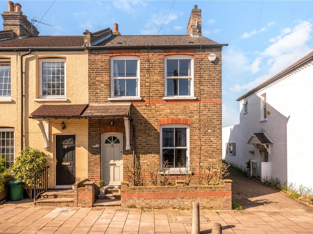 2 bed end terrace house for sale in White Horse Hill, Chislehurst BR7